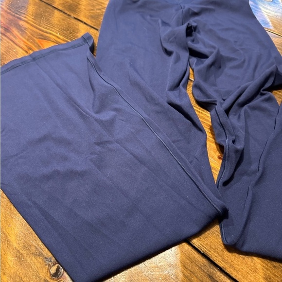 OFFLINE By Aerie Size Med Tall High Waisted Crossover Super Flare Leggings Navy - Picture 3 of 12